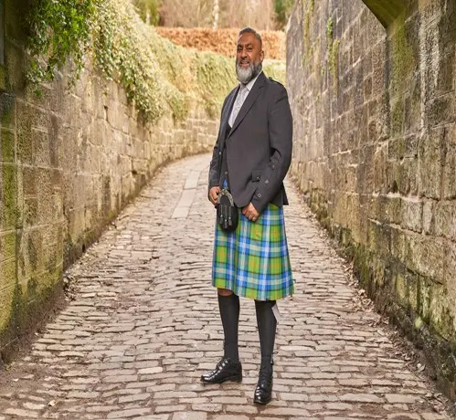 How to Wear a Plaid Kilt for Special Occasions